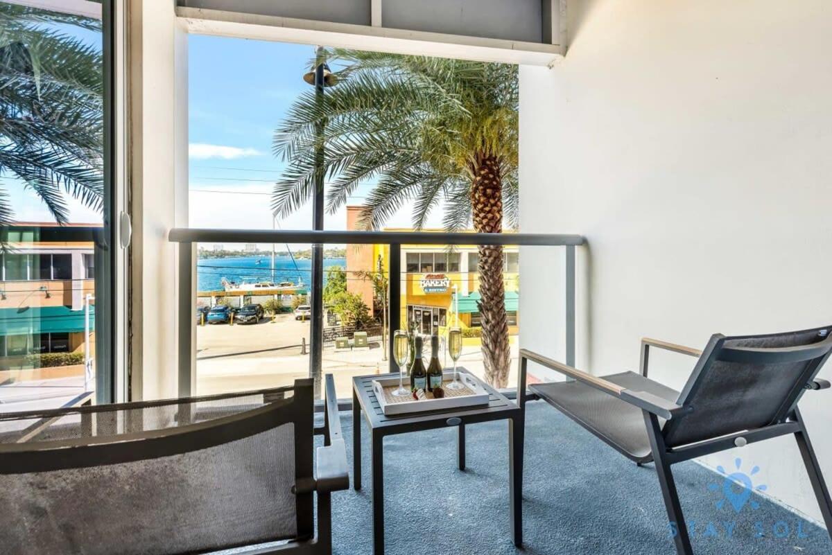 Apartment With Bay View Balcony - Pool - Up To 6 - Gym Hollywood Buitenkant foto