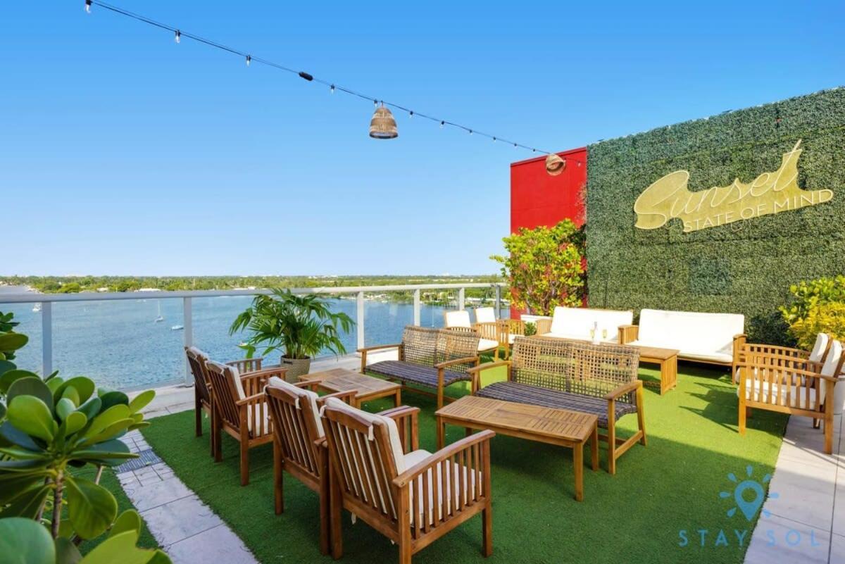 Apartment With Bay View Balcony - Pool - Up To 6 - Gym Hollywood Buitenkant foto