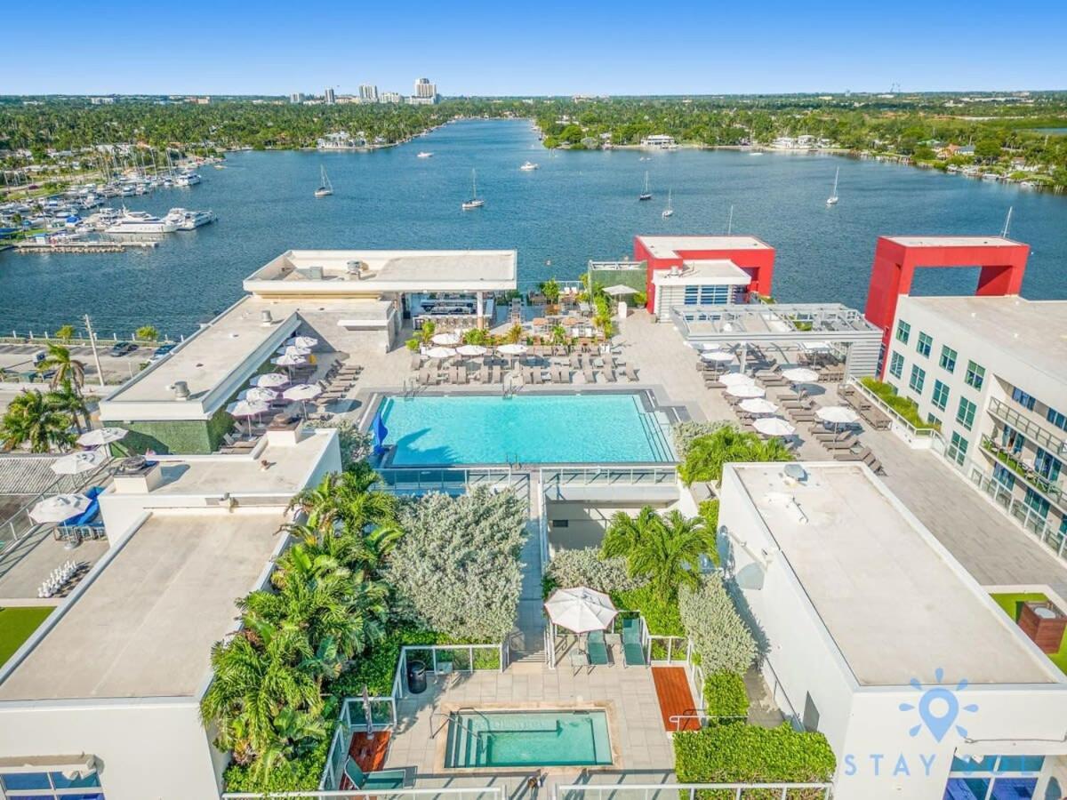 Apartment With Bay View Balcony - Pool - Up To 6 - Gym Hollywood Buitenkant foto