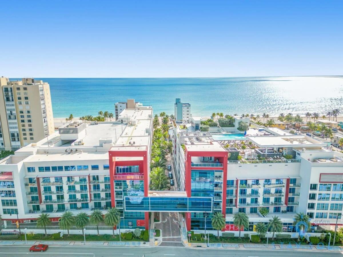 Apartment With Bay View Balcony - Pool - Up To 6 - Gym Hollywood Buitenkant foto