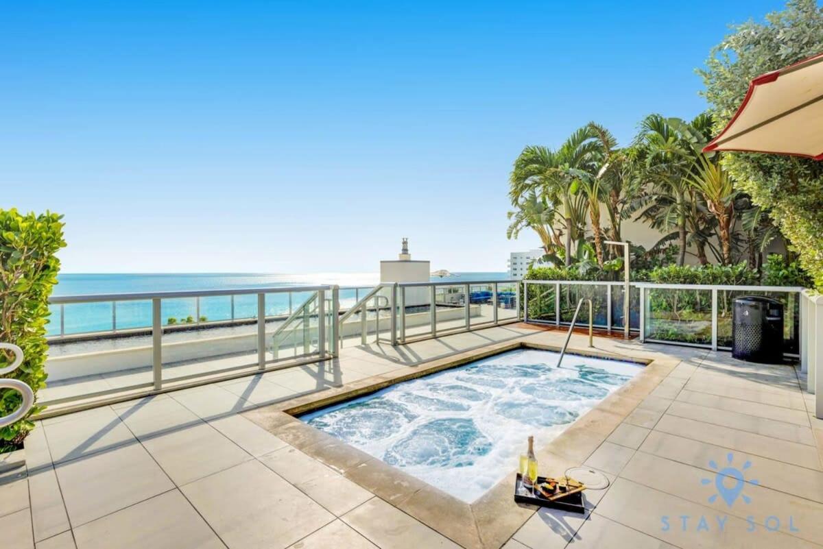 Apartment With Bay View Balcony - Pool - Up To 6 - Gym Hollywood Buitenkant foto
