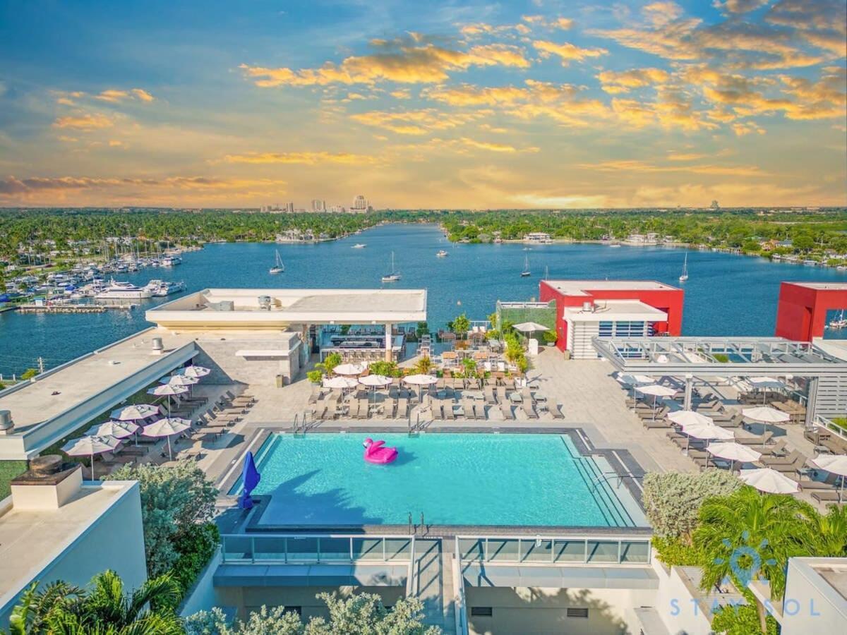 Apartment With Bay View Balcony - Pool - Up To 6 - Gym Hollywood Buitenkant foto