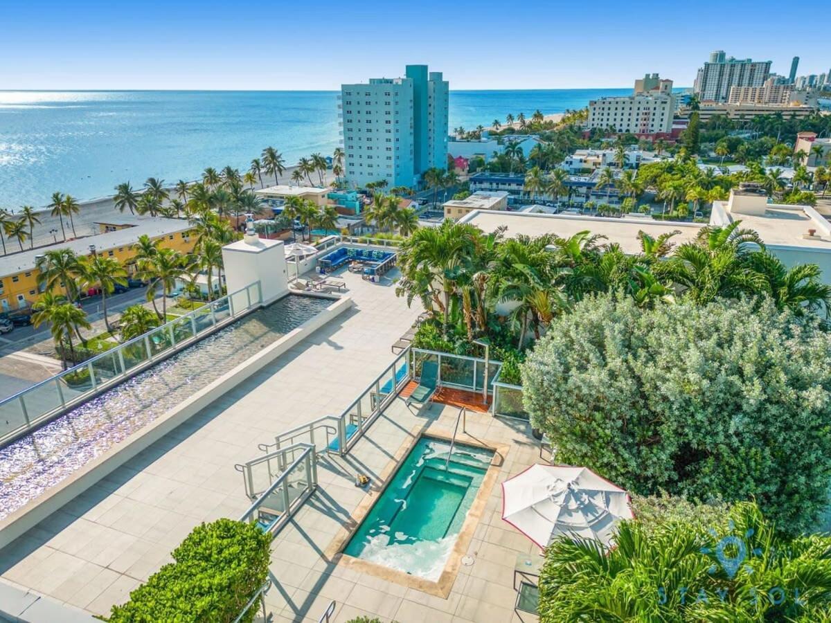 Apartment With Bay View Balcony - Pool - Up To 6 - Gym Hollywood Buitenkant foto