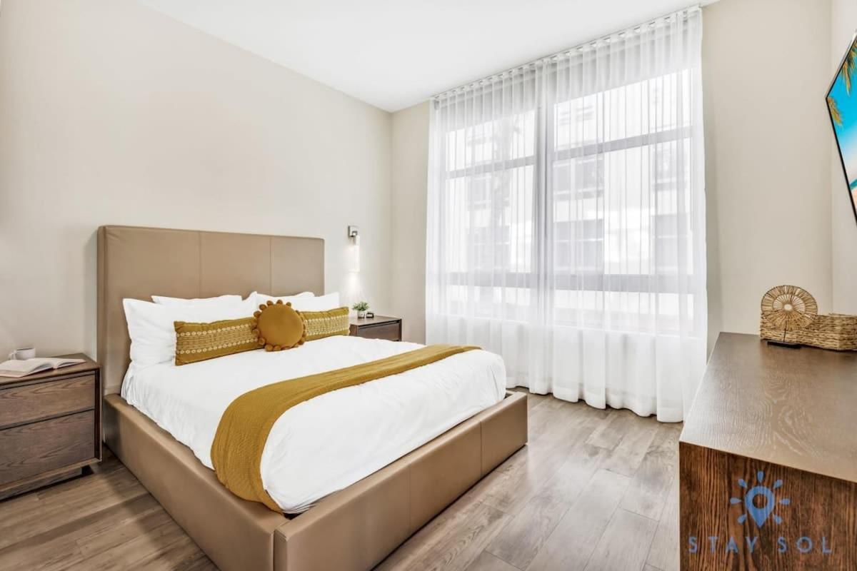 Apartment With Bay View Balcony - Pool - Up To 6 - Gym Hollywood Buitenkant foto