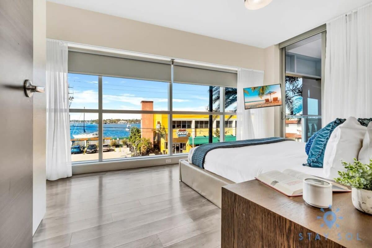 Apartment With Bay View Balcony - Pool - Up To 6 - Gym Hollywood Buitenkant foto