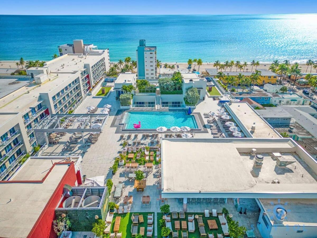 Apartment With Bay View Balcony - Pool - Up To 6 - Gym Hollywood Buitenkant foto
