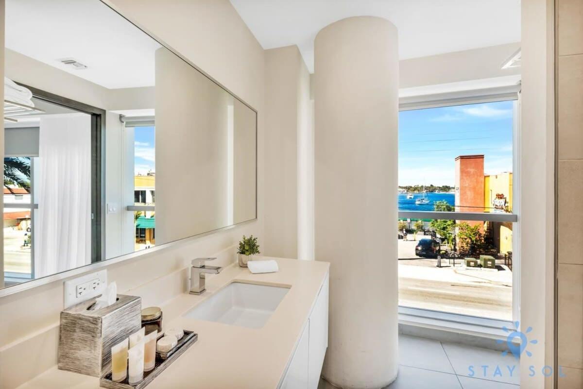 Apartment With Bay View Balcony - Pool - Up To 6 - Gym Hollywood Buitenkant foto