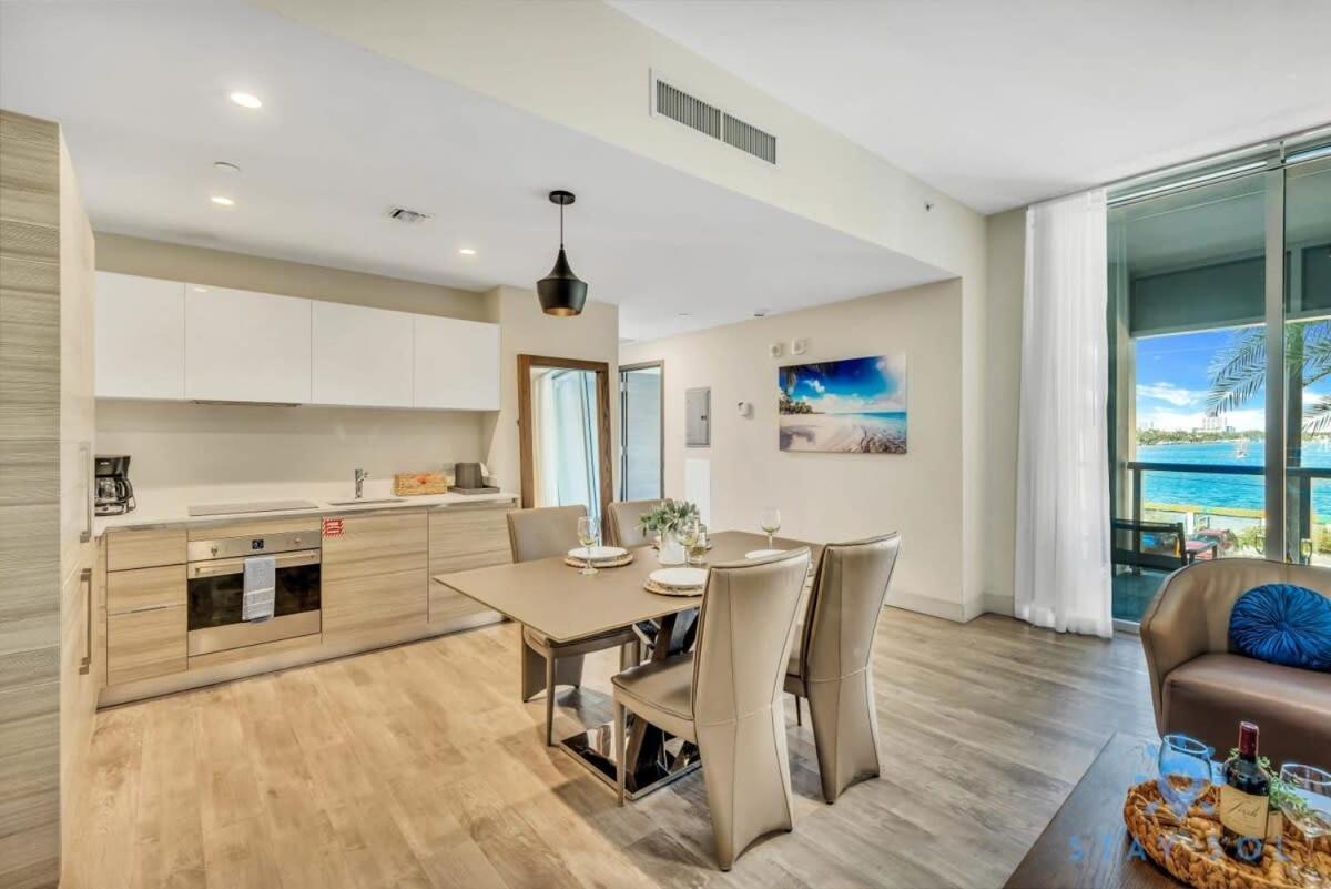 Apartment With Bay View Balcony - Pool - Up To 6 - Gym Hollywood Buitenkant foto